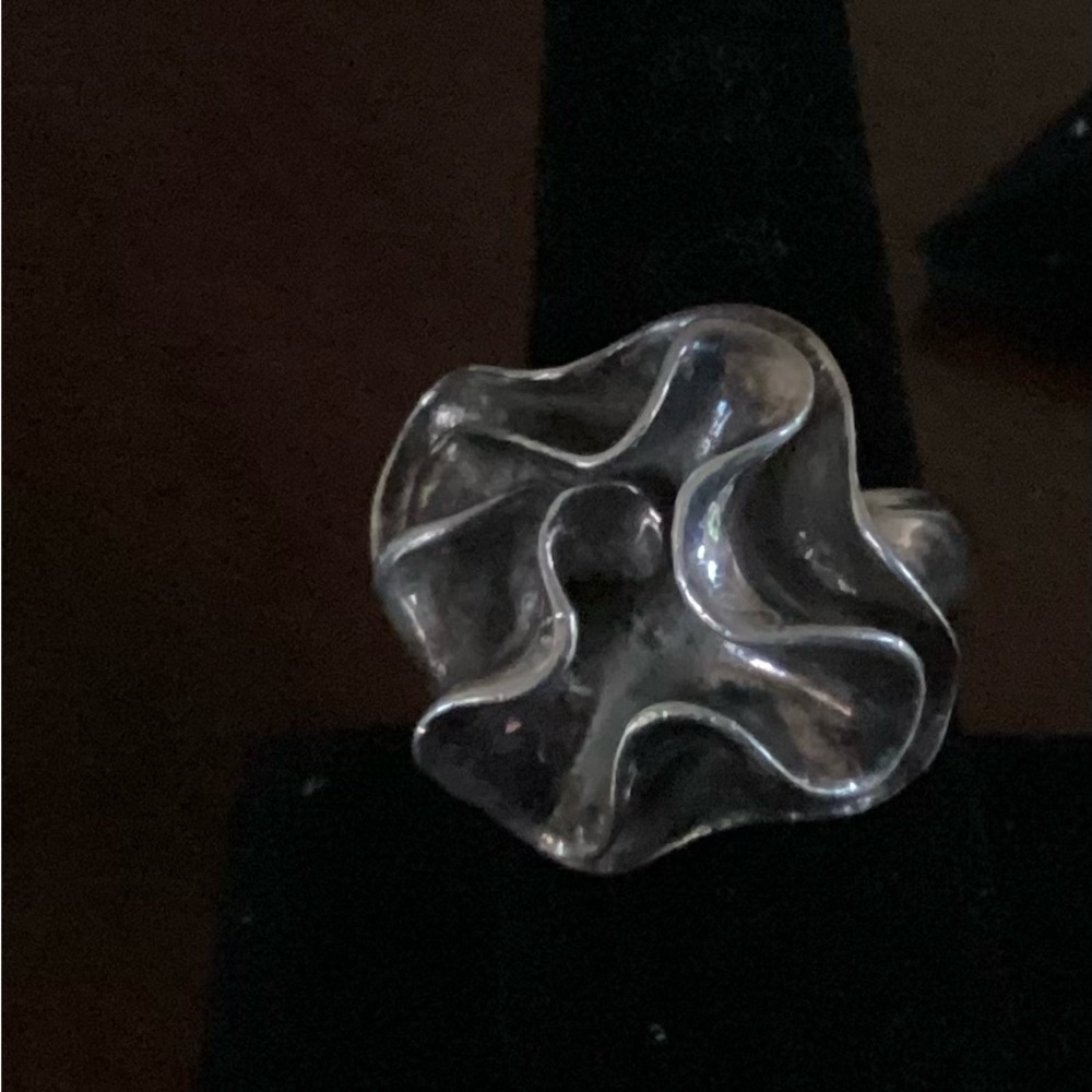 Silpada Abstract Flower Ring  size 9.5